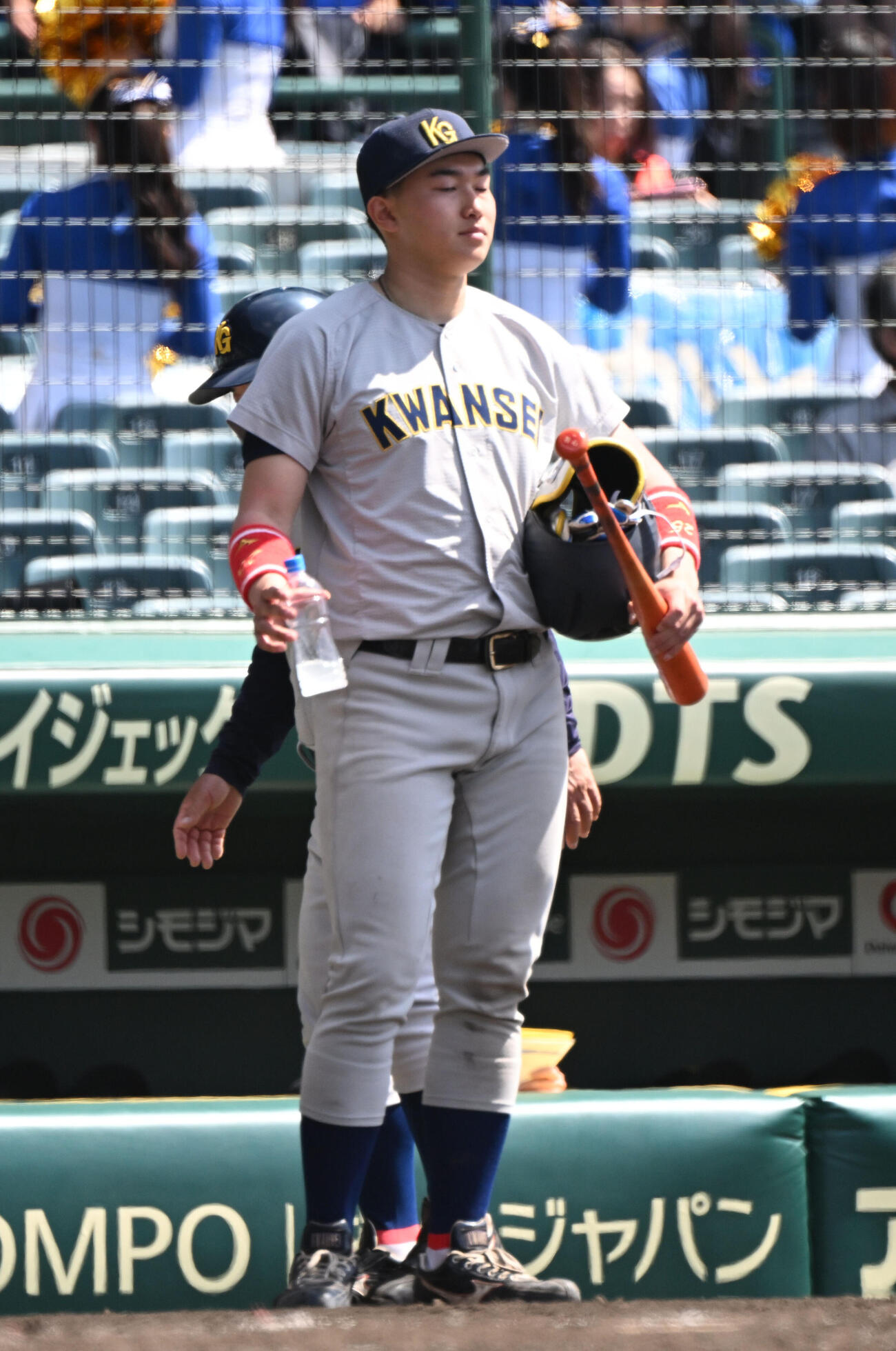 関大対関学大　広島新井貴浩監督の長男新井亮規浩（撮影・和賀正仁）＝2026年4月12日、甲子園