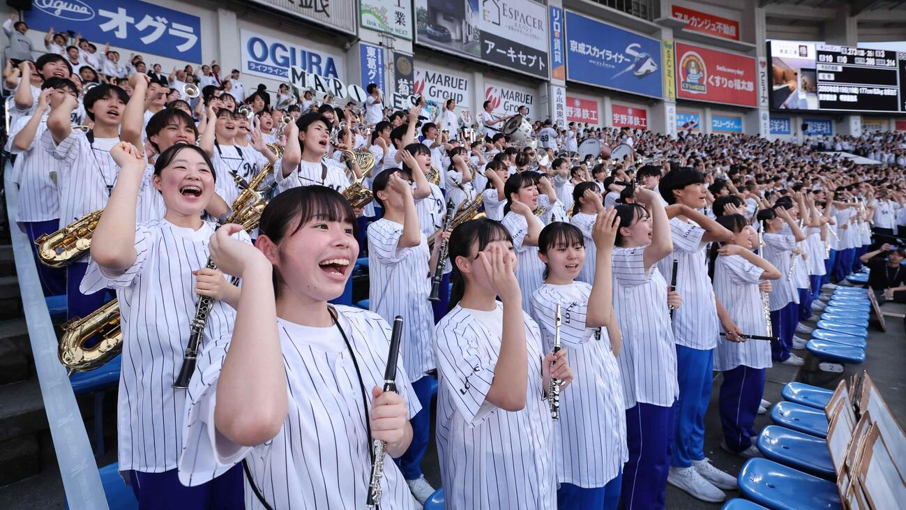 2025年に来場した習志野高校吹奏楽部（球団提供）