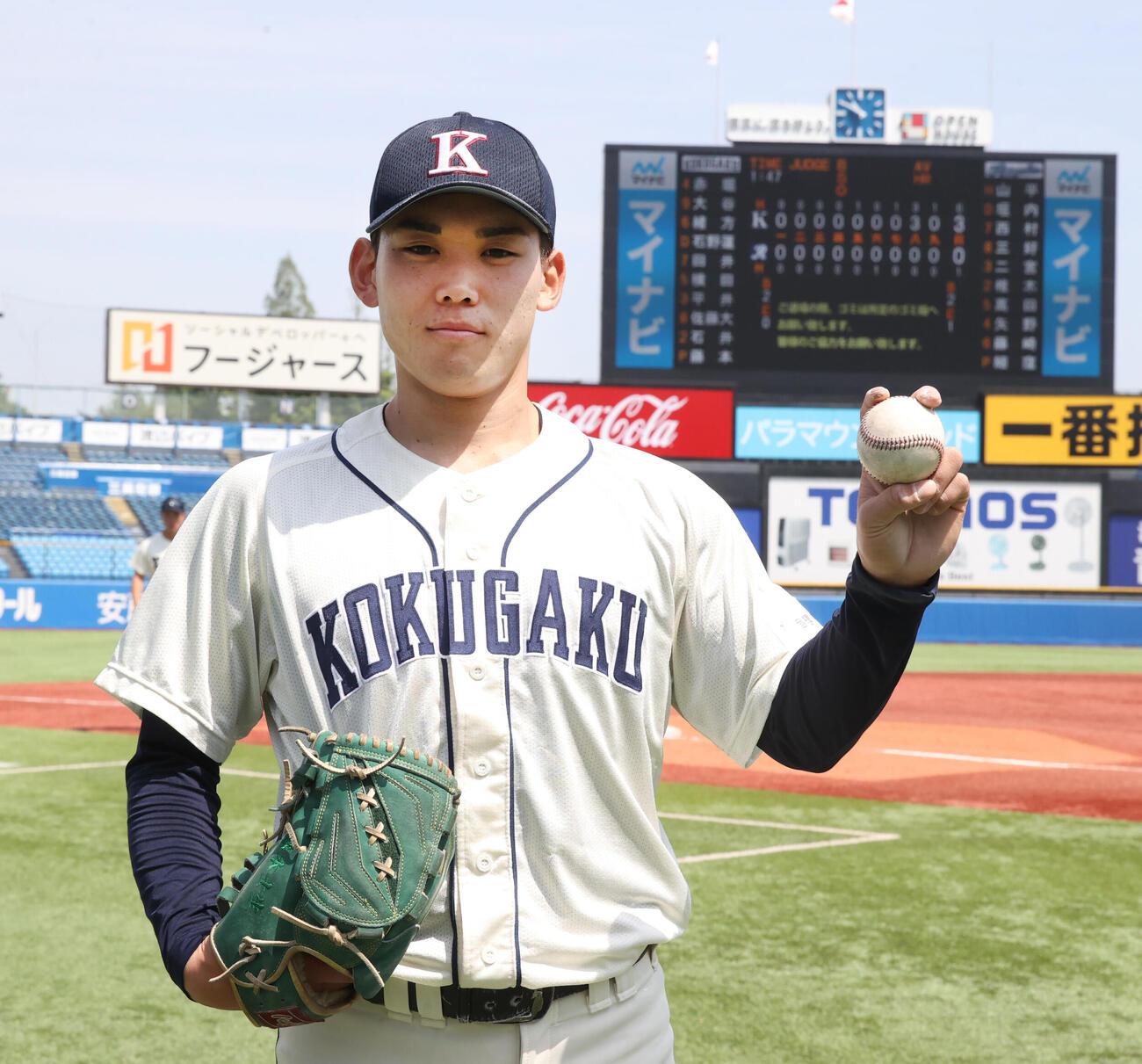 国学院大対立正大　1安打完封勝利を挙げた国学院大・藤本（撮影・柴田隆二）