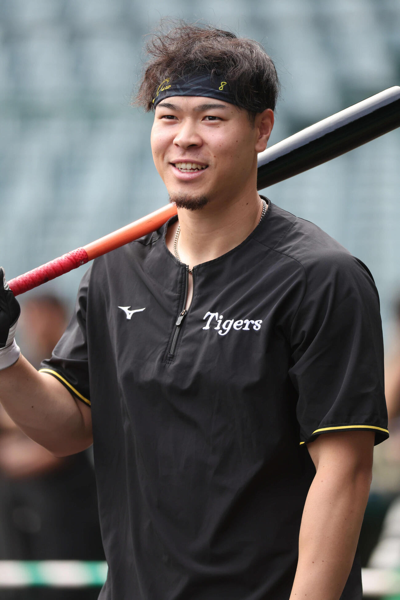 阪神対巨人　練習中、笑顔を見せる阪神佐藤（撮影・西尾就之）