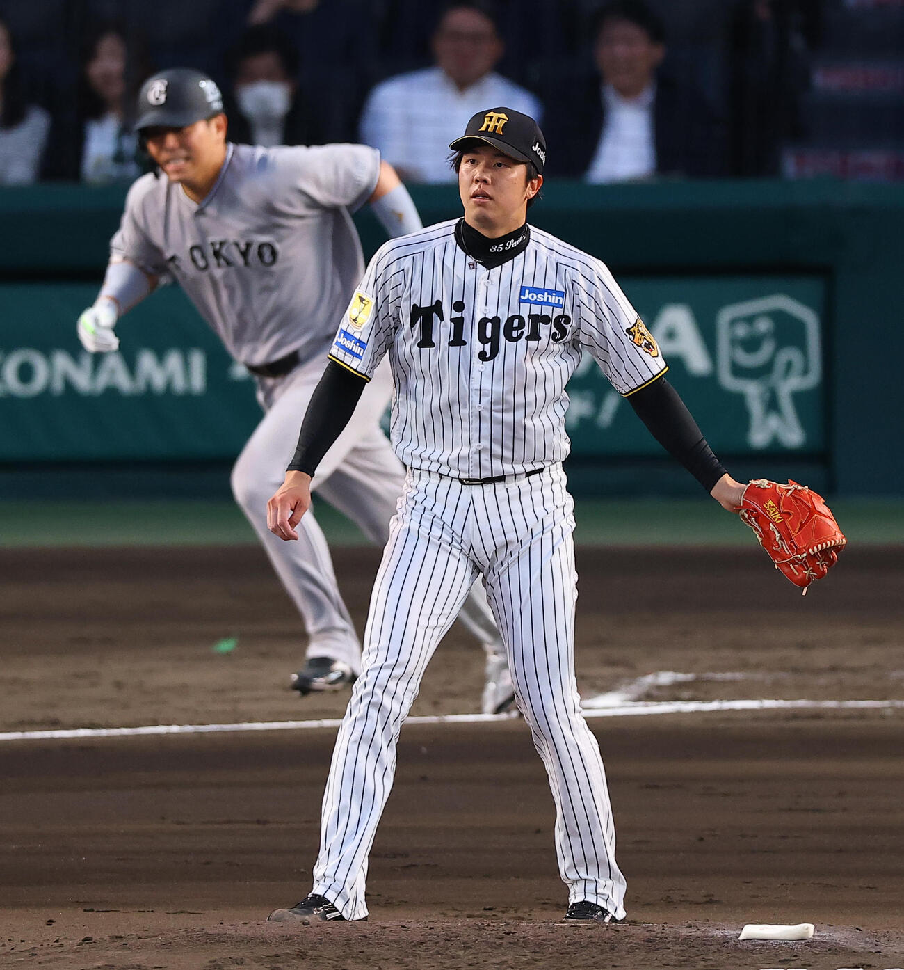阪神対巨人　2回表巨人無死一、二塁、阪神才木は巨人大城卓に先制適時打を浴びる（撮影・上田博志）