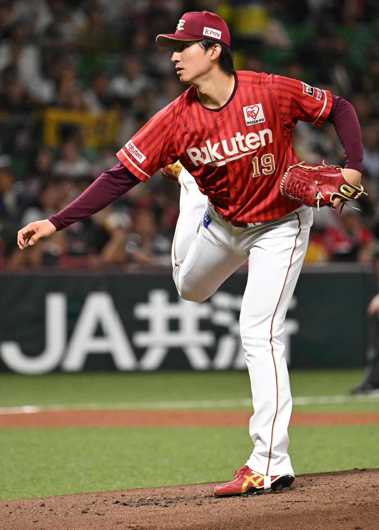 ソフトバンク対楽天　楽天先発の荘司（撮影・林敢治）