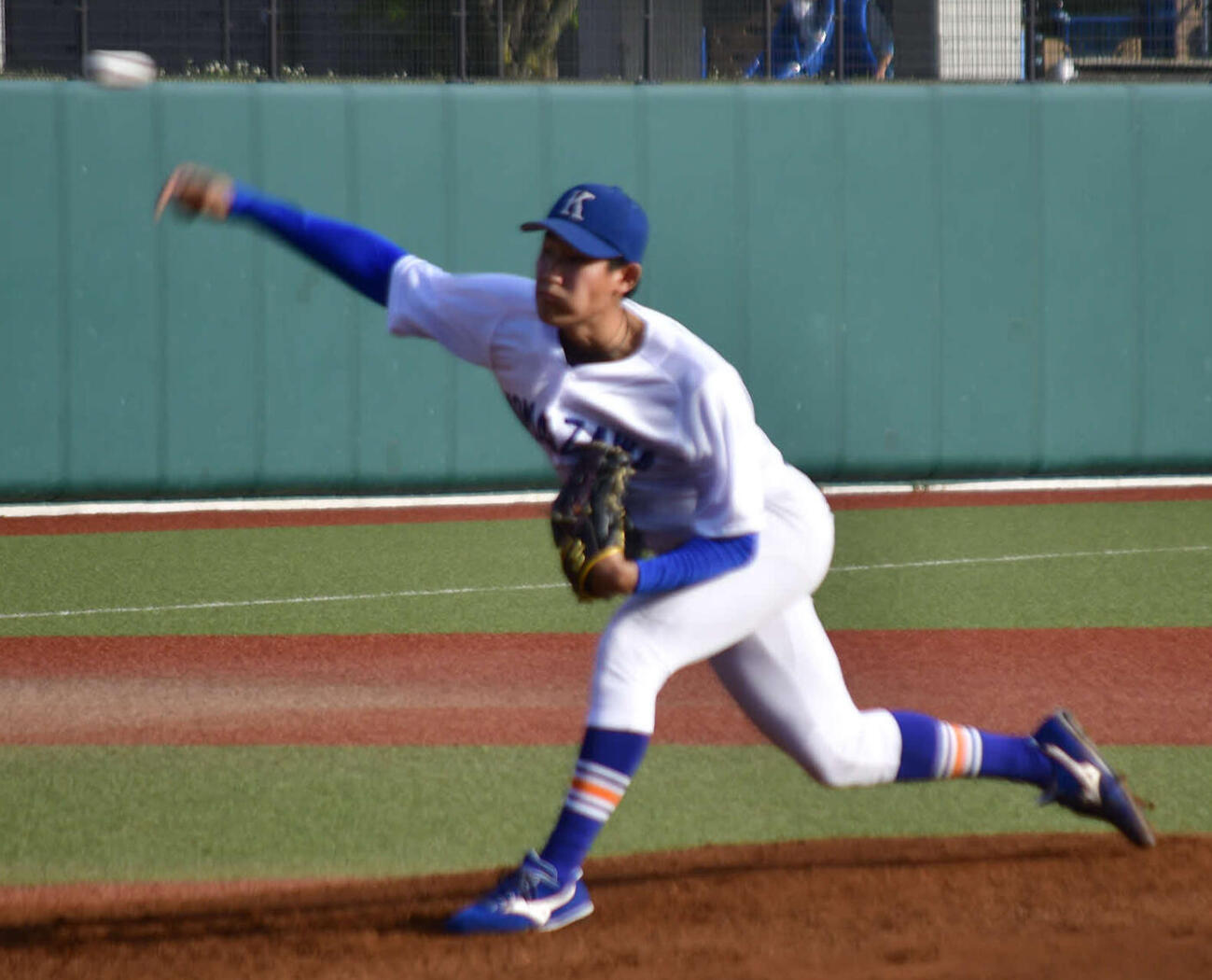 延長12回に及ぶ東農大1回戦を1人で投げ切り勝利に導いた駒大・仲井（撮影・平山連）