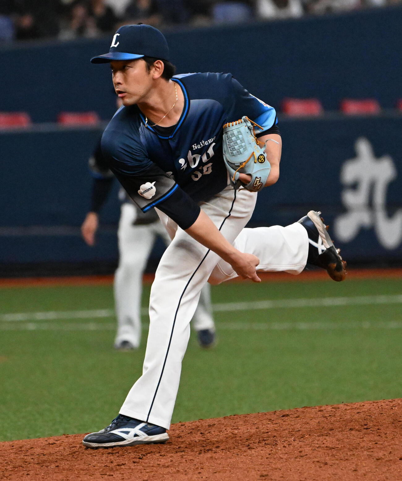 オリックス対西武　西武3番手の中村祐（撮影・石井愛子）