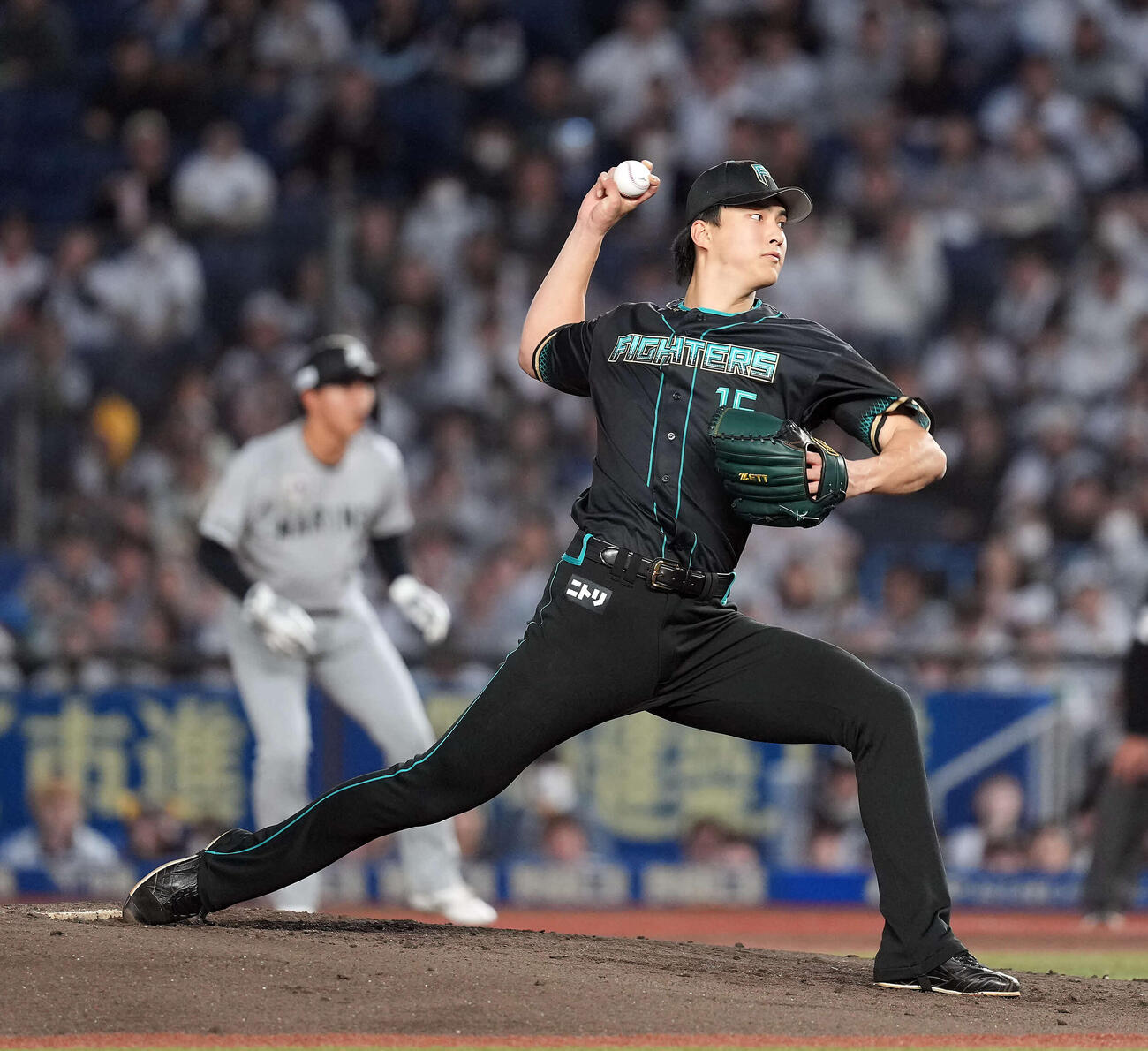 ロッテ対日本ハム　日本ハムの先発の達（撮影・たえ見朱実）