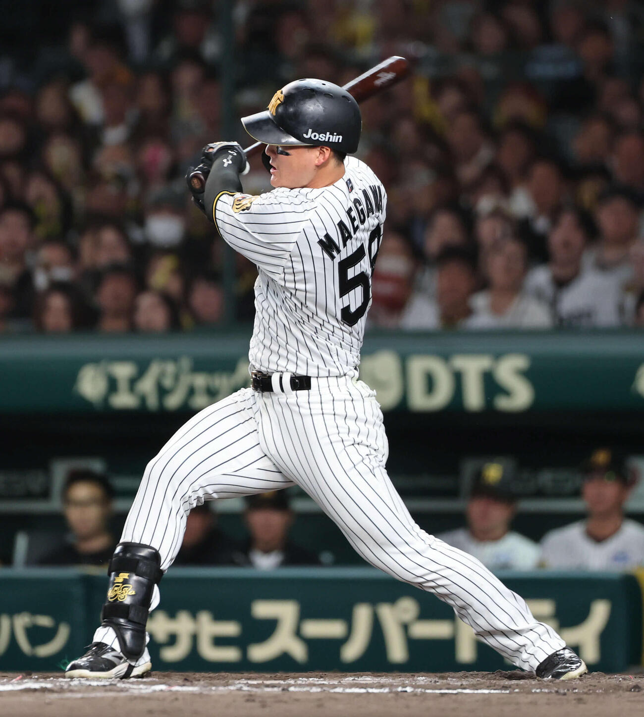 阪神対巨人　7回裏阪神1死一、三塁、前川は右前適時打を放つ（撮影・西尾就之）