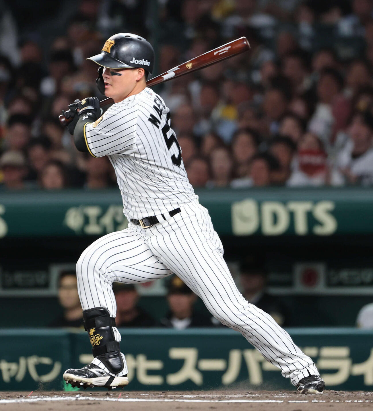 阪神対巨人　2回裏阪神2死、前川は中前にチーム初安打を放つ（撮影・西尾就之）