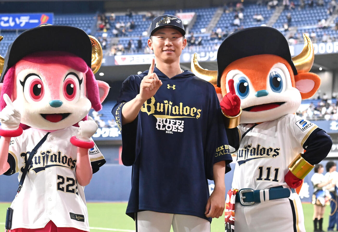 オリックス対西武　今季初勝利を飾ったオリックス曽谷（撮影・石井愛子）