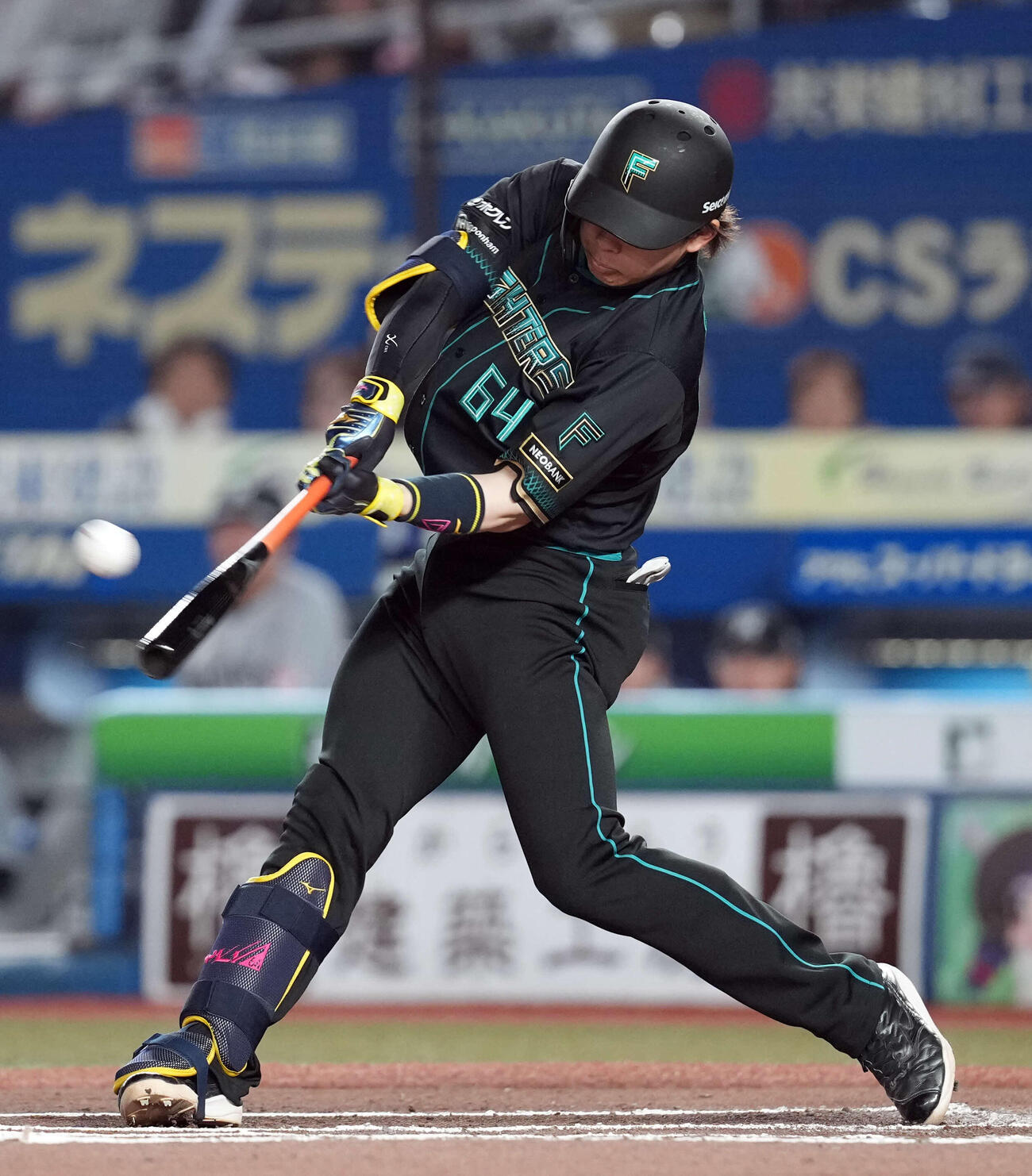 ロッテ対日本ハム　6回表日本ハム1死、右越えにソロ本塁打を放つ田宮（撮影・たえ見朱実）