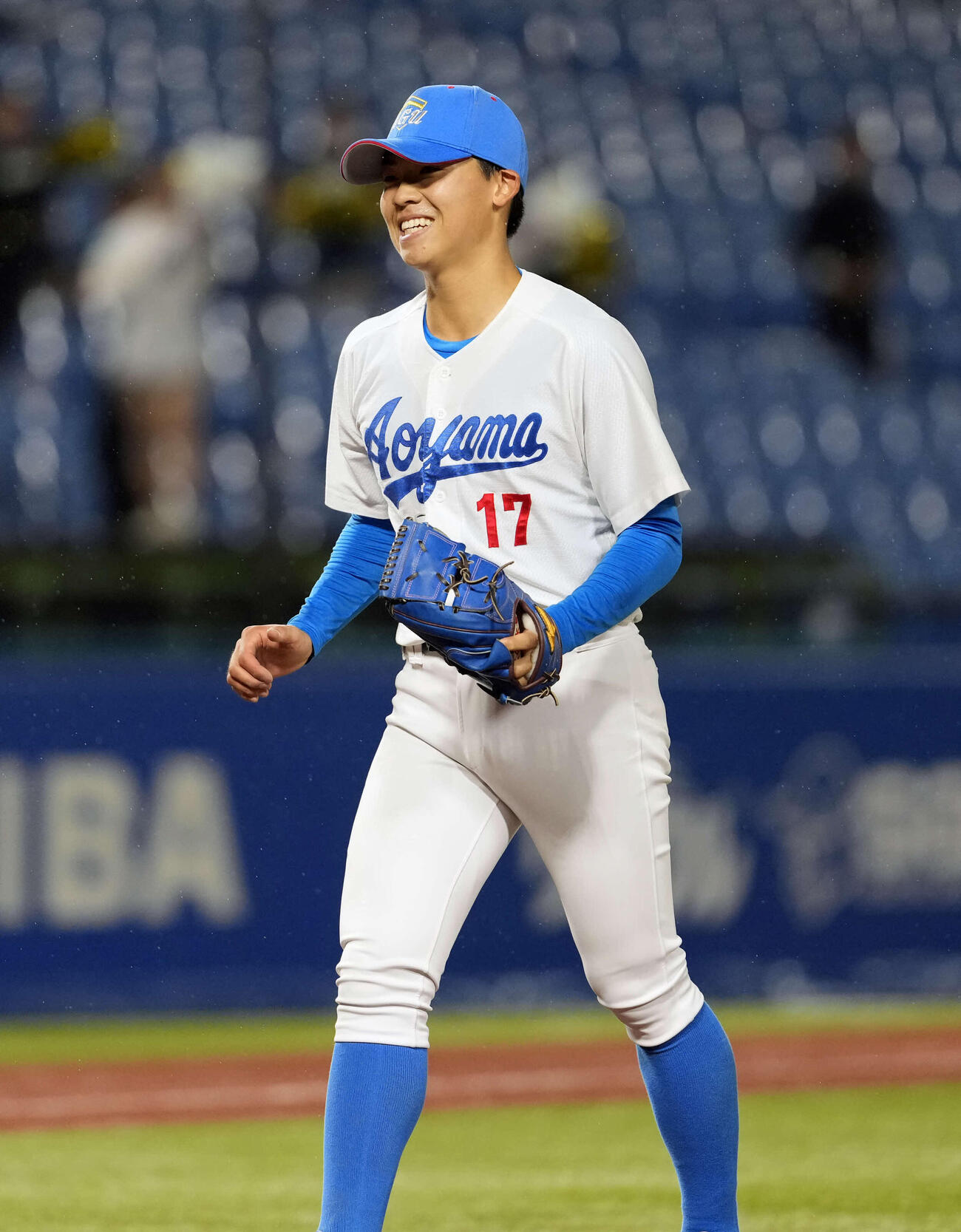 中大対青学大　中大に勝利し笑顔を見せる青学大・山田（撮影・小島史椰）