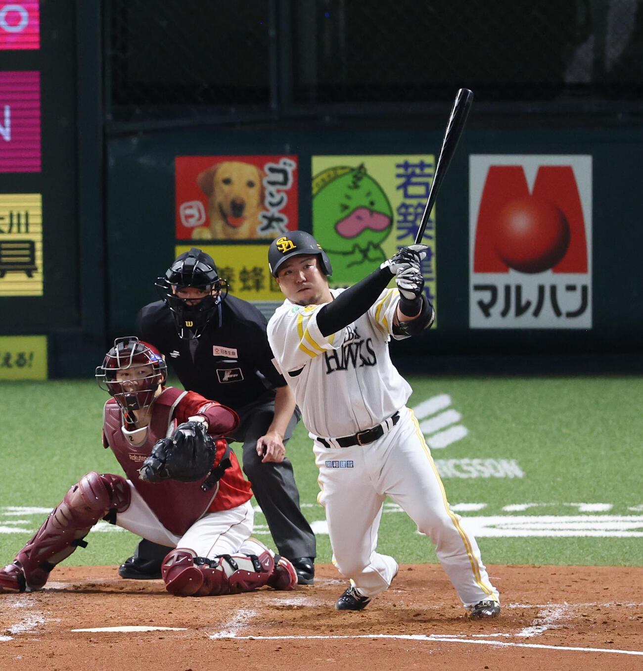 ソフトバンク対楽天　4回裏ソフトバンク2死二塁、山川は左前に同点適時打を放つ（撮影・梅根麻紀）