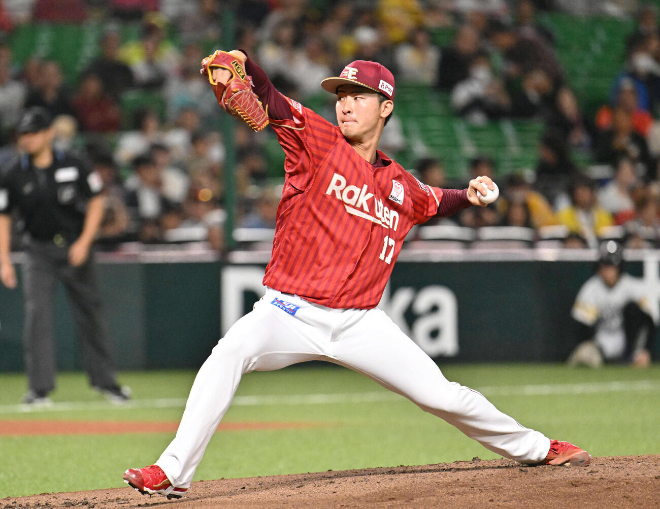 ソフトバンク対楽天　楽天先発の古謝（撮影・林敢治）