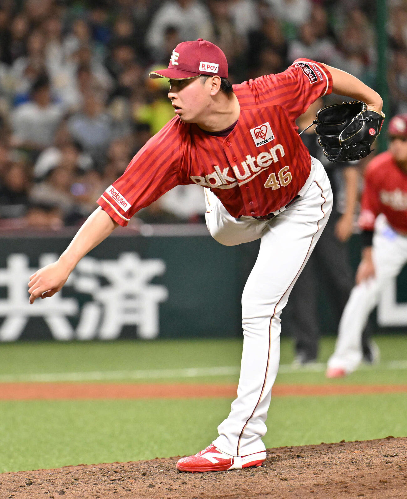 ソフトバンク対楽天　楽天5番手投手の藤平（撮影・林敢治）