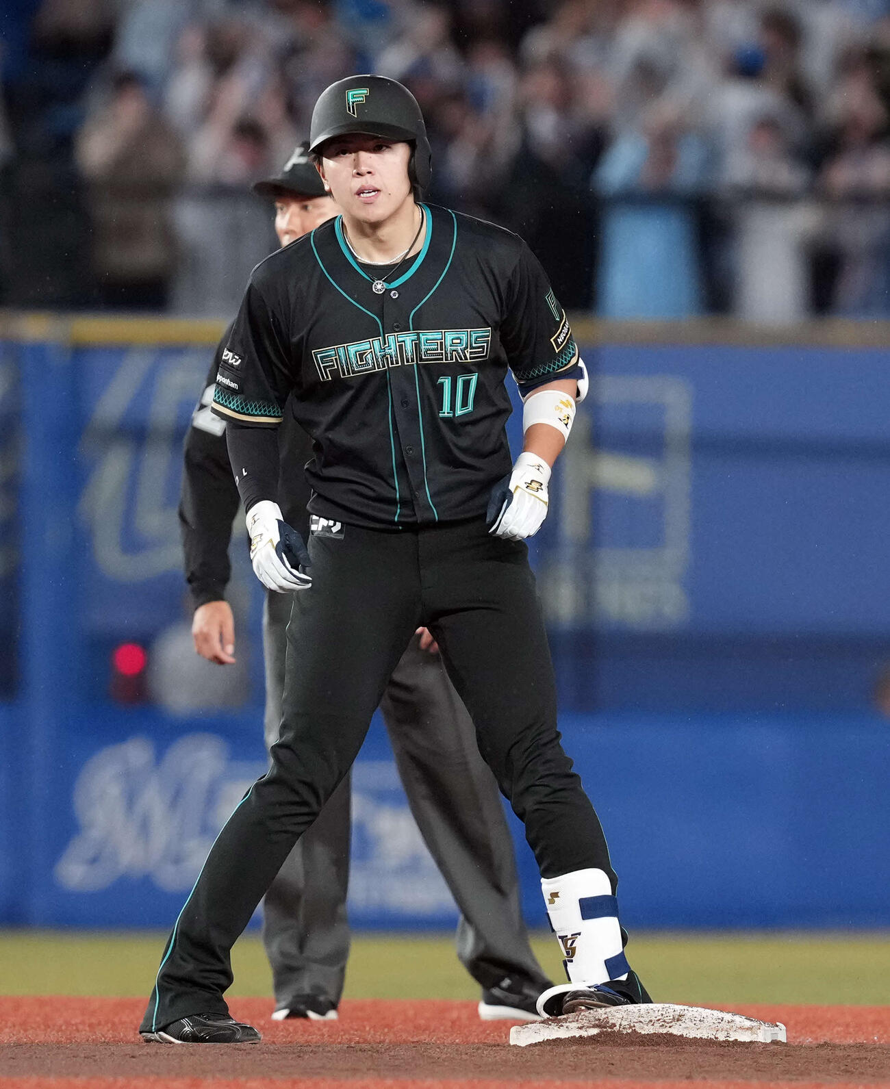 ロッテ対日本ハム　3回表日本ハム2死一、三塁、2点適時二塁打を放った清水優（撮影・たえ見朱実）