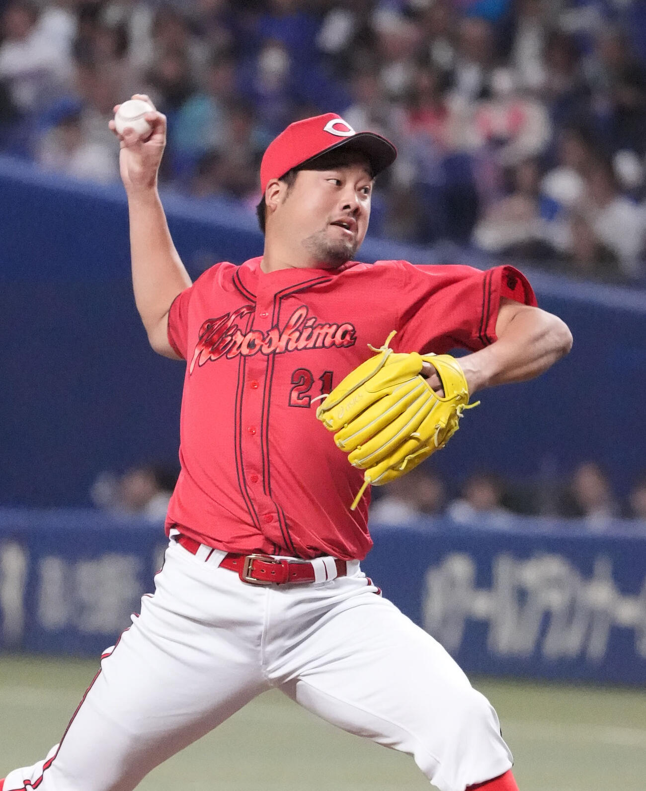 中日対広島　9回裏、広島4番手で登板する中崎（撮影・森本幸一）