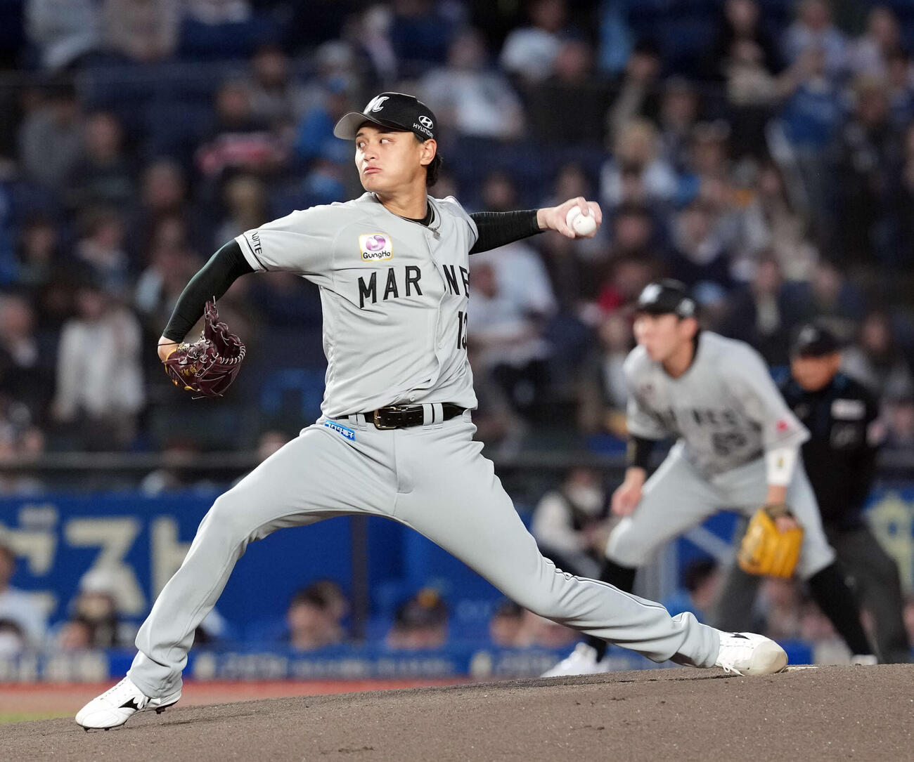 ロッテ対日本ハム　ロッテ先発の毛利（撮影・たえ見朱実）