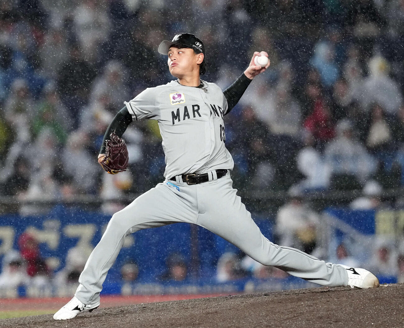 ロッテ対日本ハム　ロッテの先発毛利（撮影・たえ見朱実）