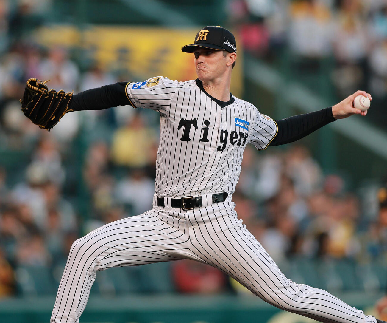 阪神対巨人　阪神先発のルーカス（撮影・上山淳一）