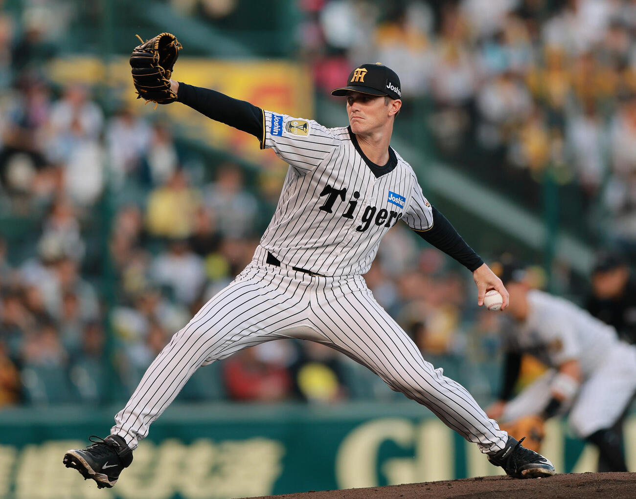 阪神対巨人　阪神先発のルーカス（撮影・上山淳一）