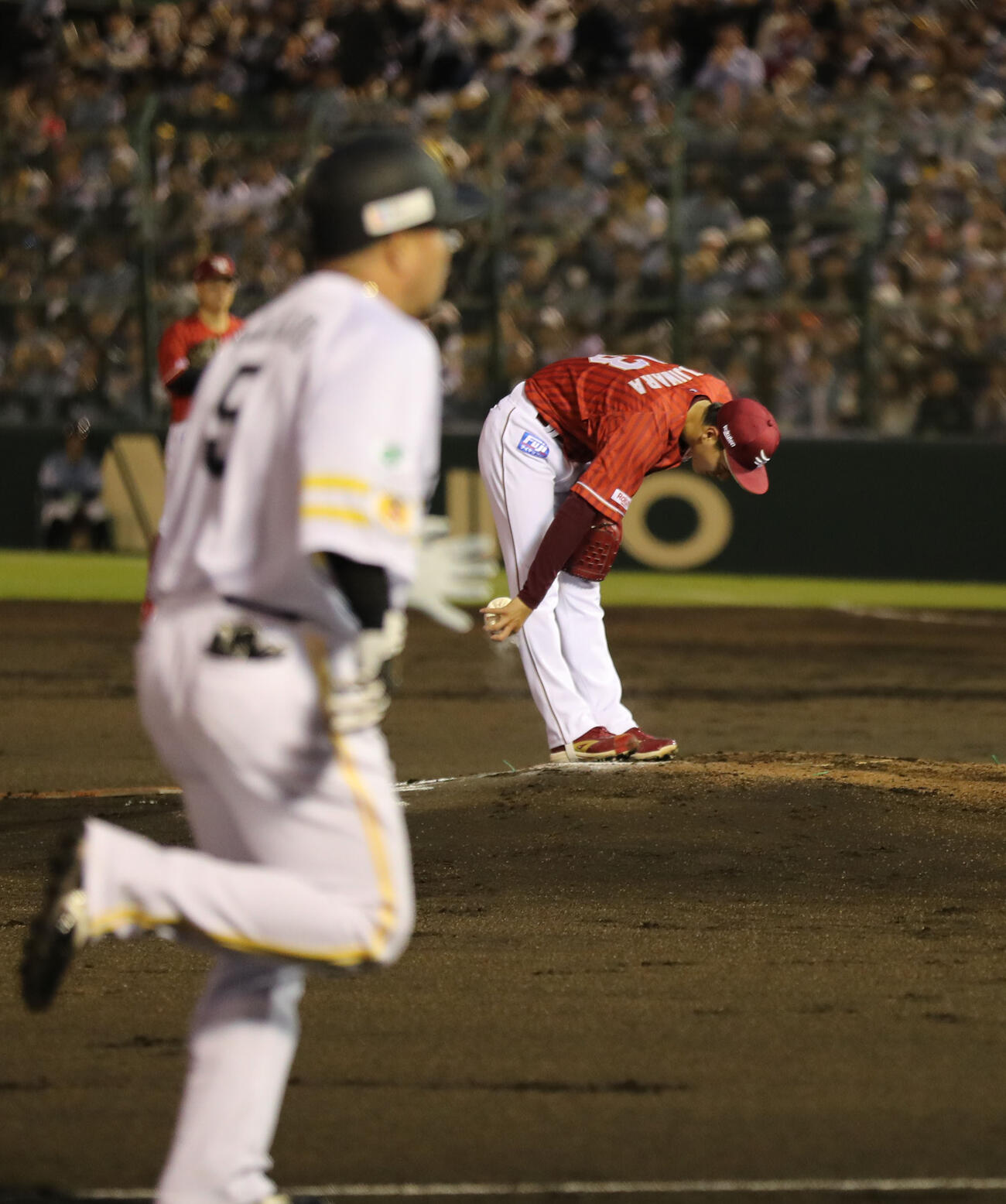 ソフトバンク対楽天　3回裏ソフトバンク1死、山川に左越え本塁打を浴びた藤原（撮影・梅根麻紀）