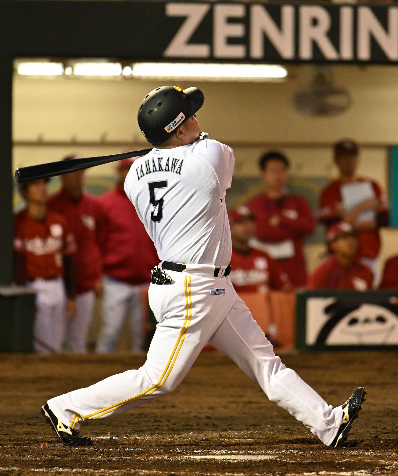 ソフトバンク対楽天　3回裏ソフトバンク1死、山川は左越えに本塁打を放つ（撮影・林敢治）