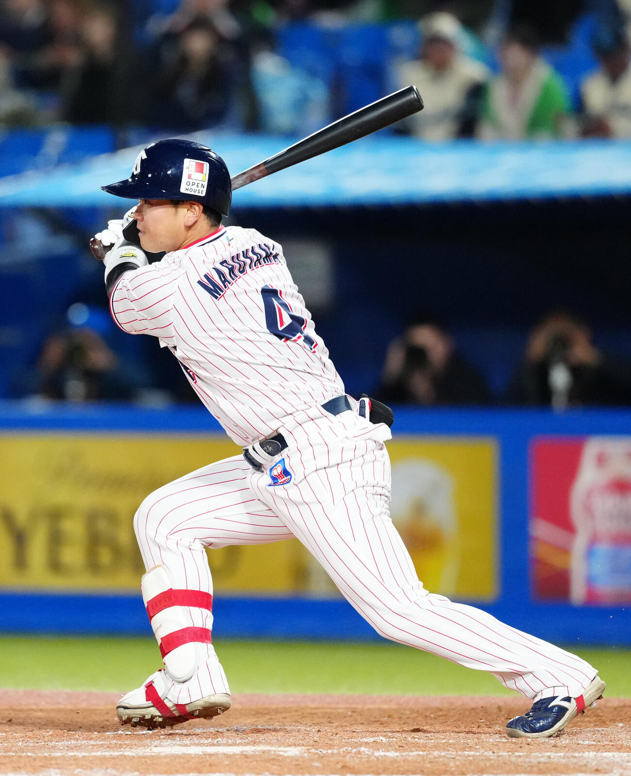 ヤクルト対DeNA 2回裏ヤクルト2死一、二塁、先制適時打を放つ丸山和（撮影・江口和貴）