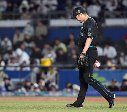 【日本ハム】13日ぶり借金生活　今季初登板の斎藤友貴哉がポランコに勝ち越し左前打許す
