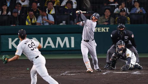 【巨人】ドラ４皆川岳飛、プロ初打席は豪快な空振り三振