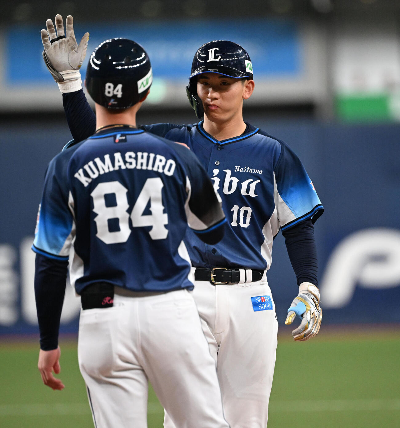 オリックス対西武　4回表西武1死二塁、右前適時打を放った小島（撮影・和賀正仁）