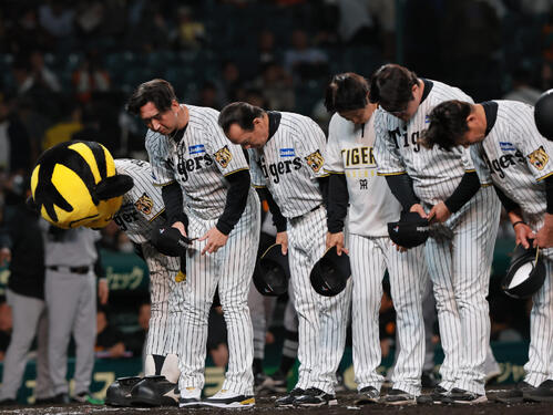 【阪神】「伝統の一戦」で今季初の連敗も「特にコメントすることないですね」と藤川監督は前向き