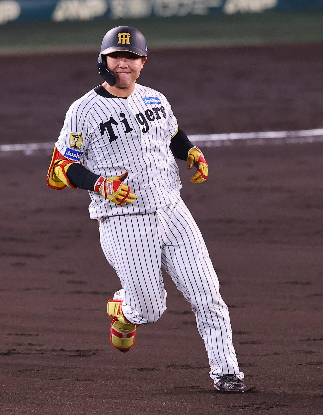 阪神対巨人　9回裏阪神無死、嶋村は左飛に倒れる。投手はライデル・マルティネス（撮影・上田博志）