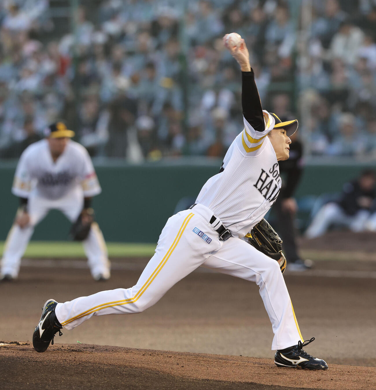 ソフトバンク対楽天　先発のソフトバンク大津（撮影・梅根麻紀）