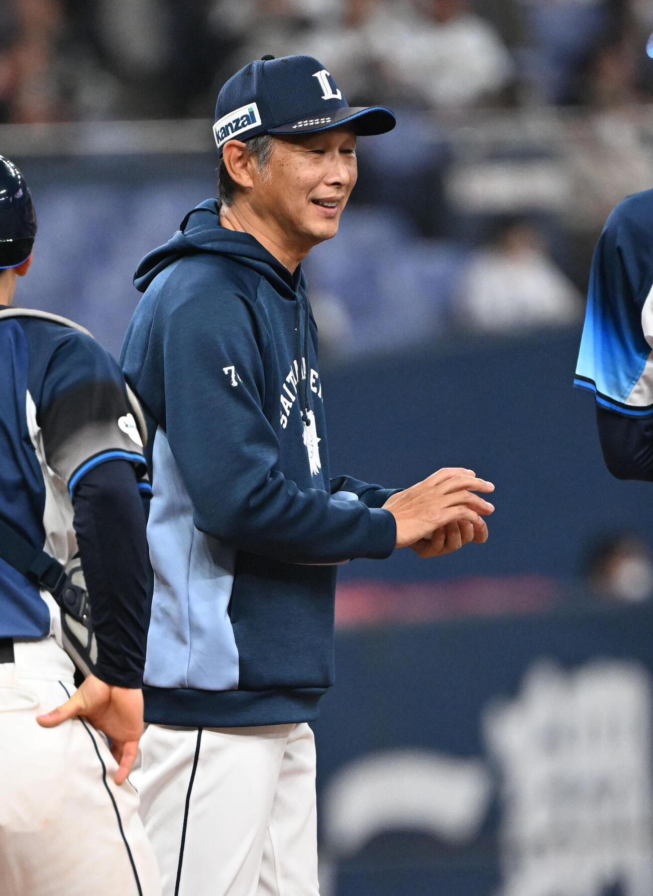 オリックス対西武　7回途中、黒田将矢から浜屋将太にスイッチする西武西口監督（撮影・和賀正仁）