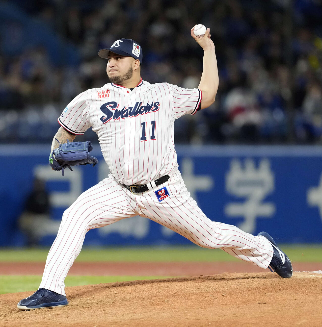 ヤクルト対DeNA 9回表から登板し力投する4番手のヤクルトキハダ（撮影・小島史椰）