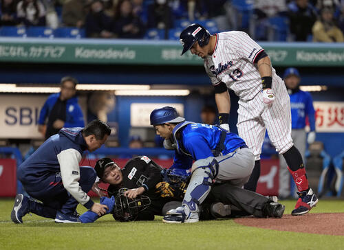 ヤクルト】オスナがXで謝罪繰り返し回復祈る 自身のバットが球審の頭