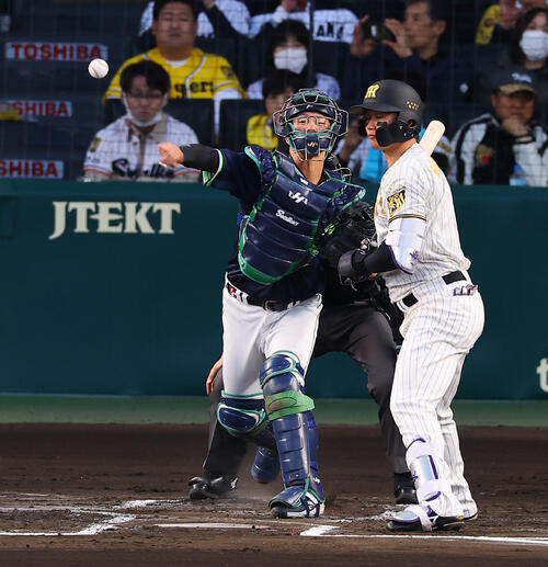 セ・リーグ首位を走るヤクルト古賀優大が1位　パはソフトバンク海野隆司／盗塁阻止率トップ３