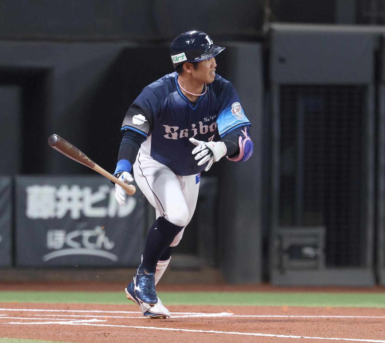 日本ハム対西武　1回表西武無死、三塁打を放つ桑原（撮影・黒川智章）