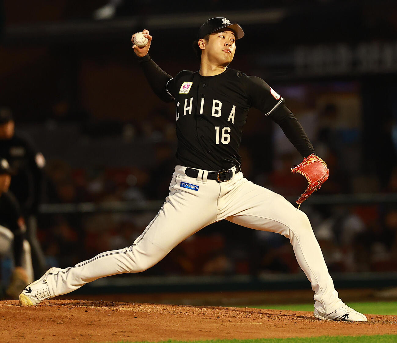 楽天対ロッテ　ロッテ先発の種市（撮影・野上伸悟）