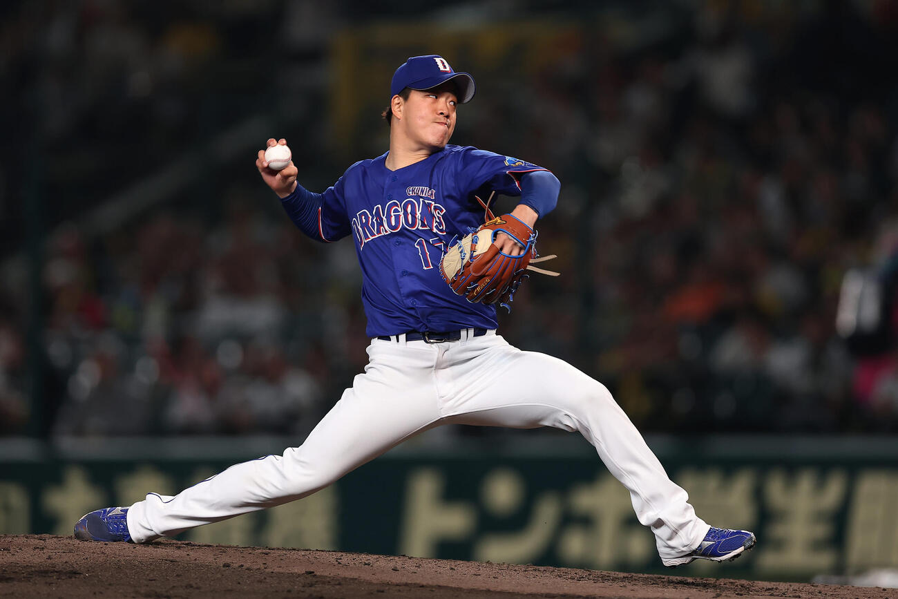 阪神対中日　力投する中日先発の柳（撮影・前田充）