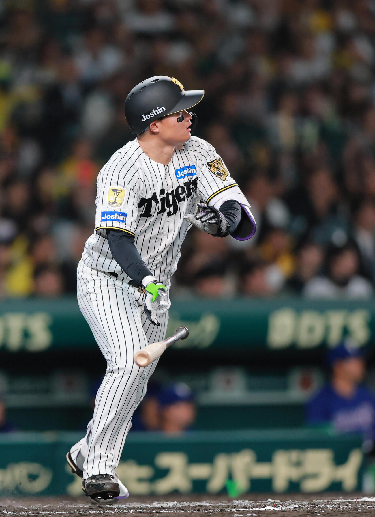 阪神対中日　7回裏阪神1死、ソロ本塁打を放つ森下（撮影・上山淳一）