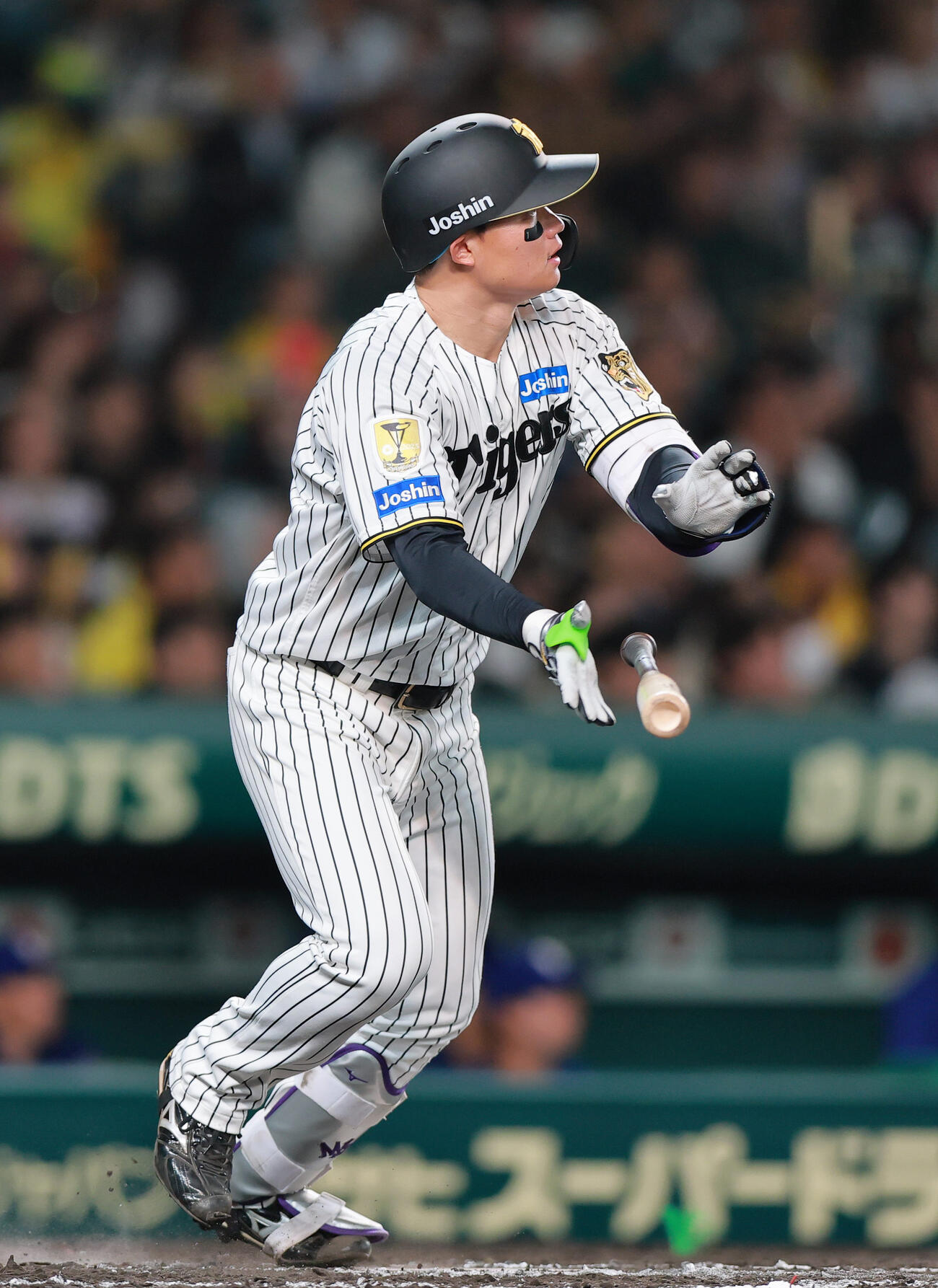 阪神対中日　7回裏阪神1死、ソロ本塁打を放つ森下（撮影・上山淳一）