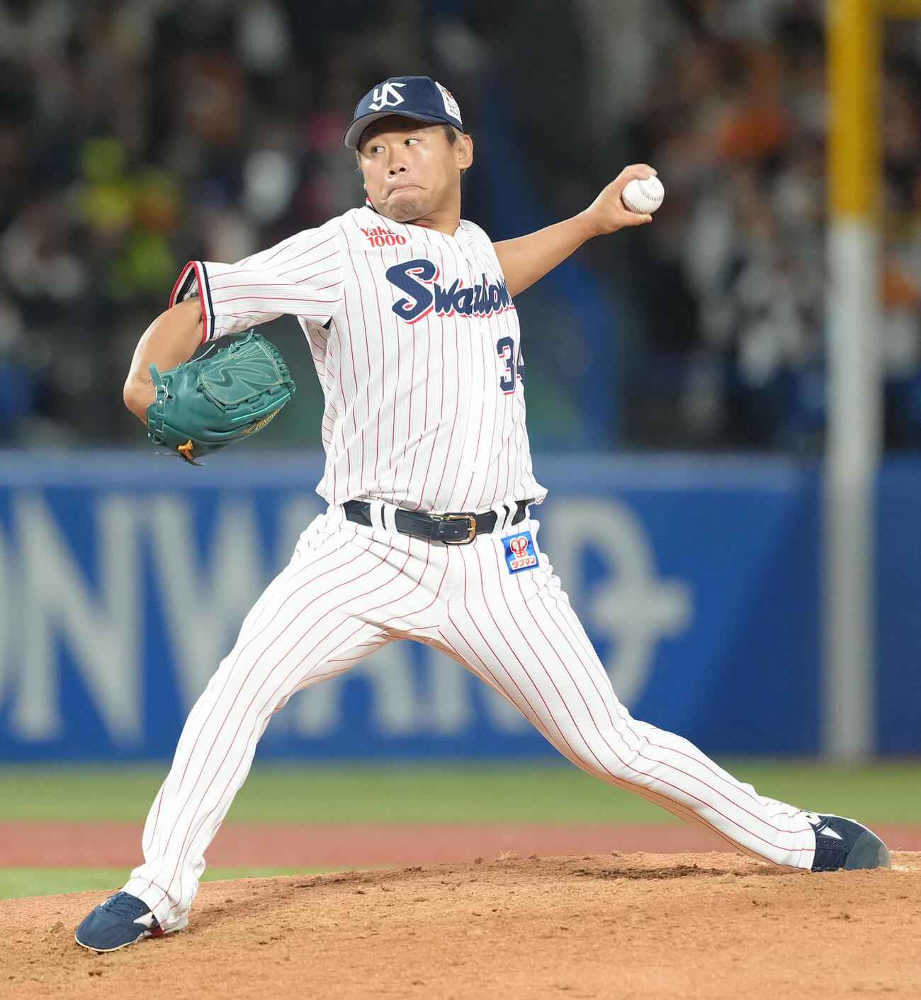 ヤクルト対巨人　6回から登板したヤクルト田口（撮影・足立雅史）
