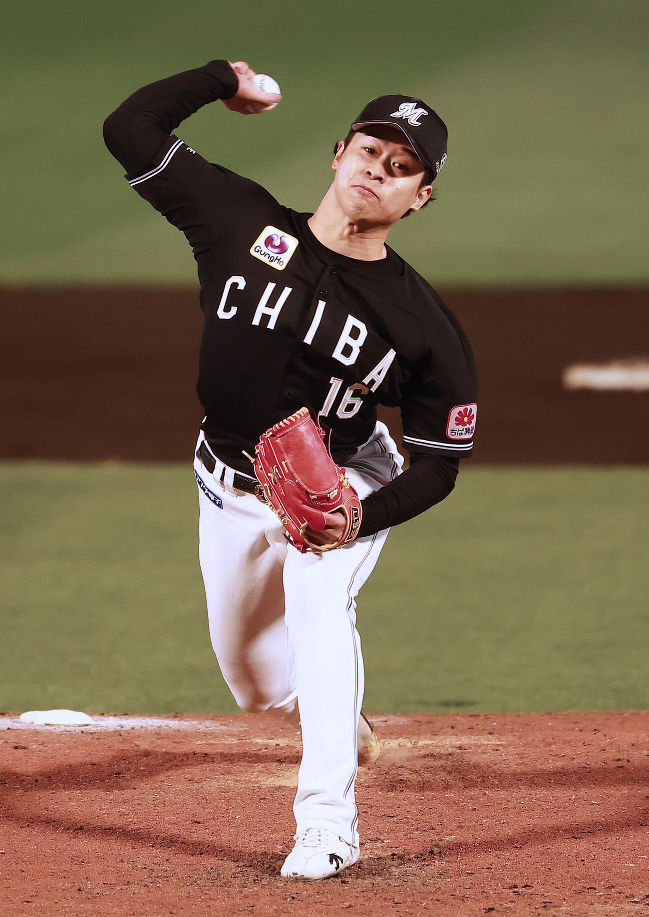 楽天対ロッテ　ロッテ先発の種市（撮影・野上伸悟）