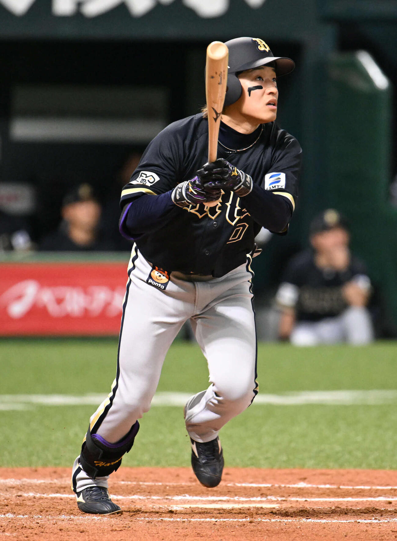 ソフトバンク対オリックス　8回表オリックス2死一塁、渡部は2点本塁打を放つ（撮影・林敢治）