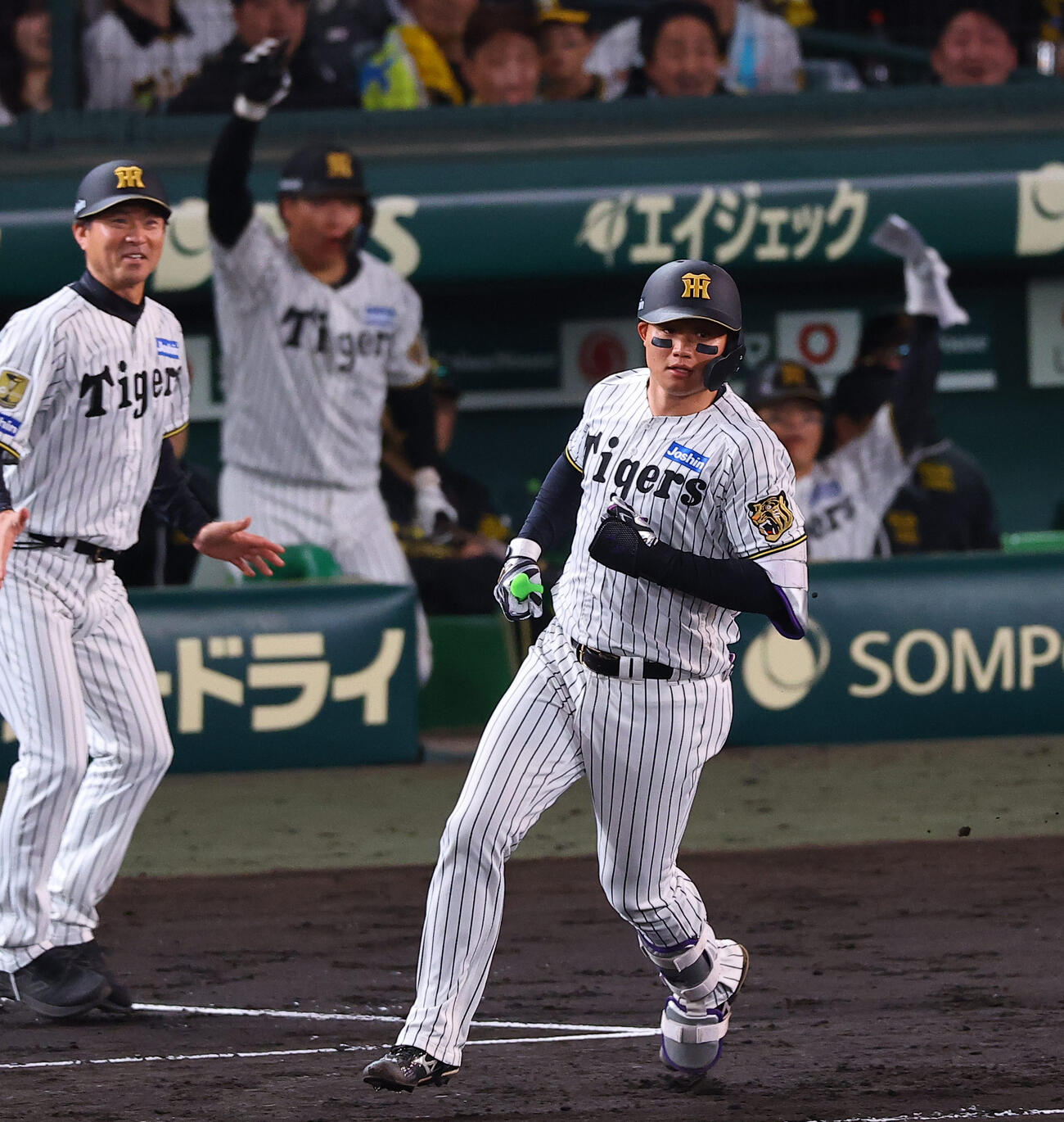 阪神対中日　7回裏阪神1死、森下は勝ち越しソロ本塁打を放つ（撮影・上田博志）