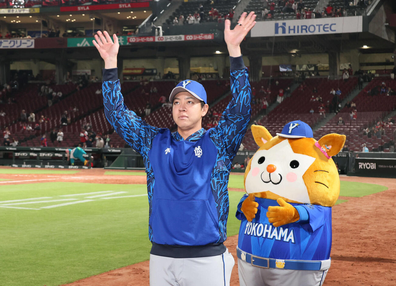 広島対DeNA　ヒーローの平良（撮影・加藤孝規）