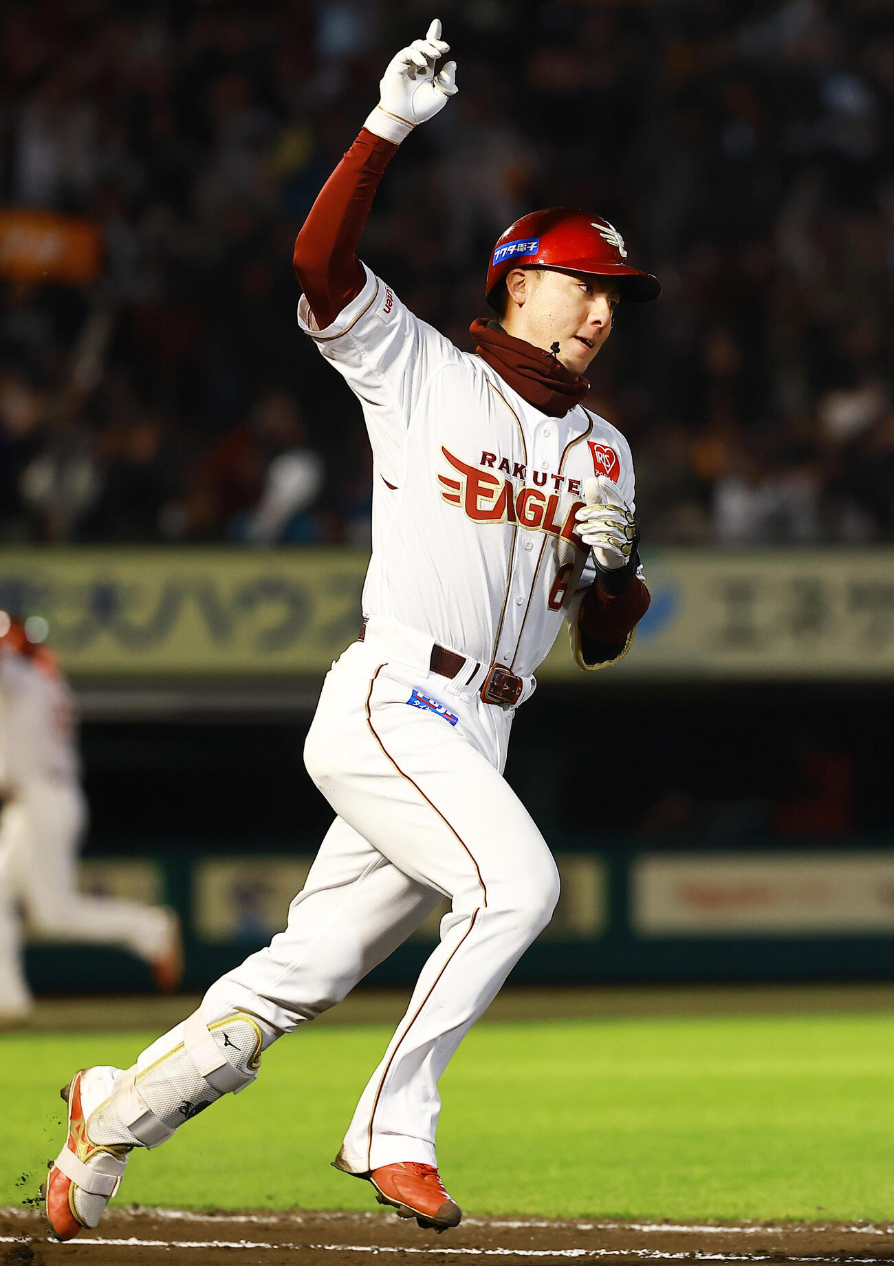 楽天対ロッテ　11回裏楽天2死三塁、サヨナラ適時安打を放つ村林（撮影・野上伸悟）
