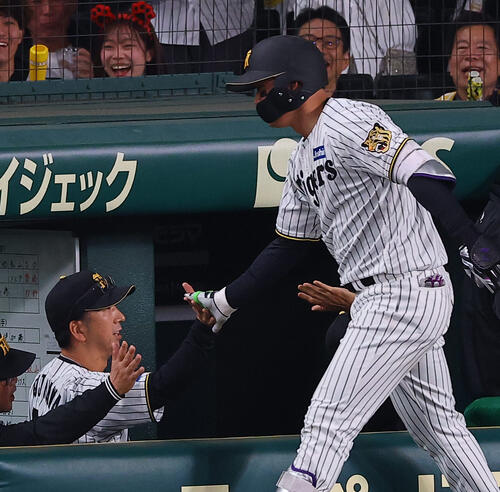 【阪神】藤川監督も最敬礼「うちの推しですから」称賛並べたのは自慢のクリーンアップ