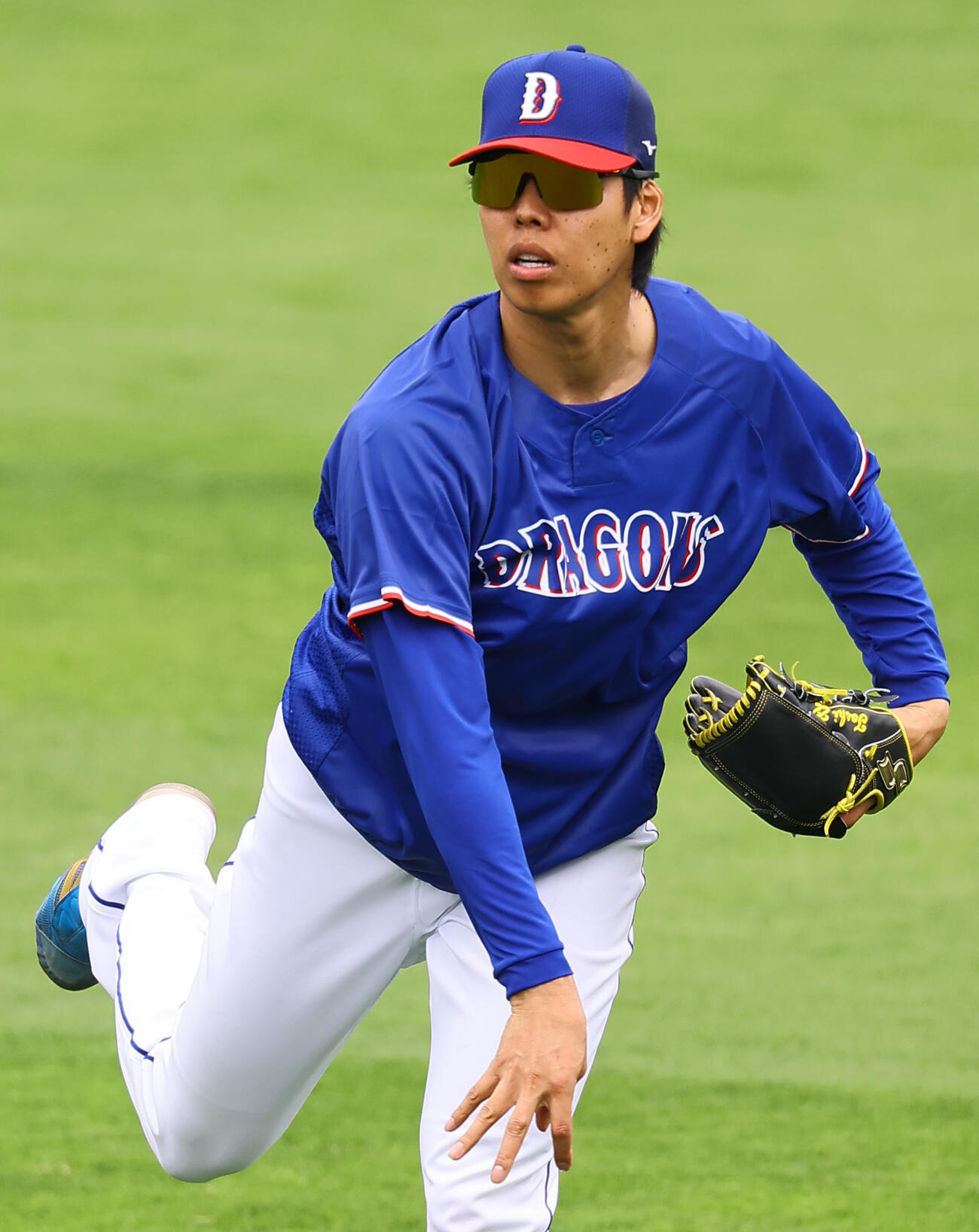 阪神対中日　キャッチボールをする中日杉浦（撮影・上田博志）
