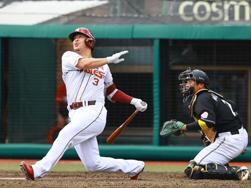 【楽天】３カード連続勝ち越しで今季最多貯金４　浅村栄斗１号、ウレーニャ６回１失点で初勝利